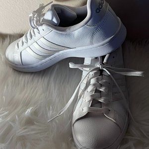 White Cloud foam comfort Adidas